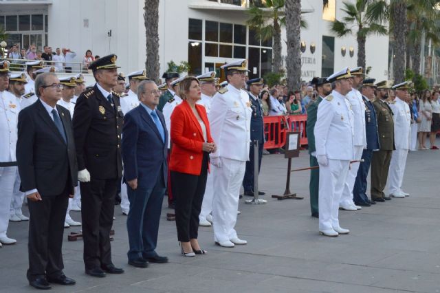 Cartagena celebró el Día de las Fuerzas Armadas con un concierto y el solemne arriado de bandera conjunto - 1, Foto 1