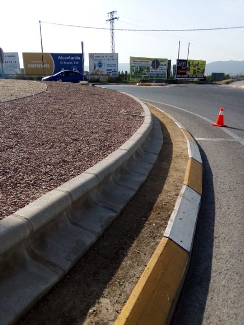 Parques y Jardines intensifica las labores de limpieza y desbroce de medianas y rotondas en Murcia y pedanías - 3, Foto 3