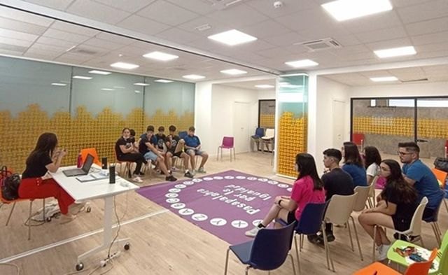 Mujer organiza un Pasapalabra dirigido a las asociaciones juveniles - 1, Foto 1