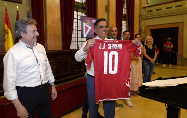 Cientos de murcianos celebran el ascenso del Real Murcia en La Glorieta - 2, Foto 2