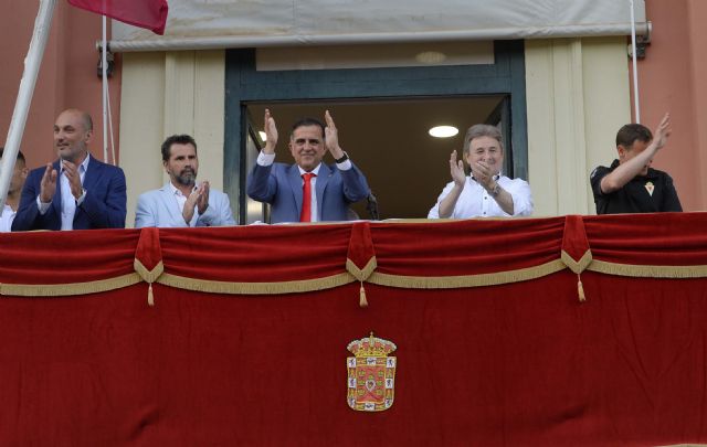 Cientos de murcianos celebran el ascenso del Real Murcia en La Glorieta - 4, Foto 4