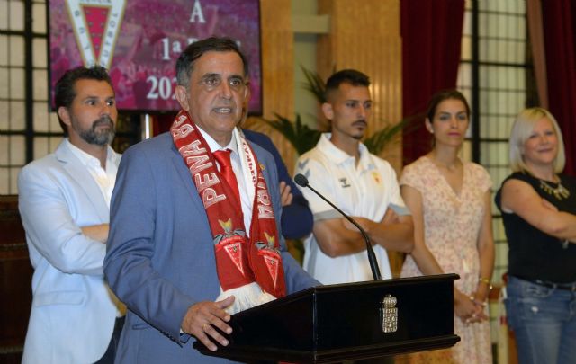 Cientos de murcianos celebran el ascenso del Real Murcia en La Glorieta - 5, Foto 5
