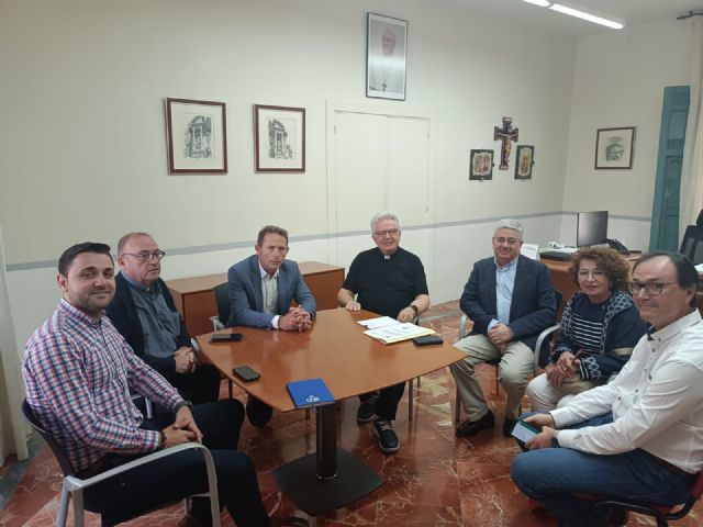 El Ayuntamiento convenia con la Diócesis de Cartagena la instalación de un ascensor en Dolores de Pacheco - 1, Foto 1