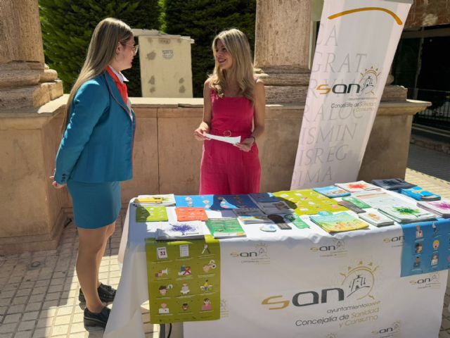 Lorca conmemora el Día Mundial sin Tabaco con actividades de concienciación y una mesa informativa en la Alameda de la Constitución - 1, Foto 1
