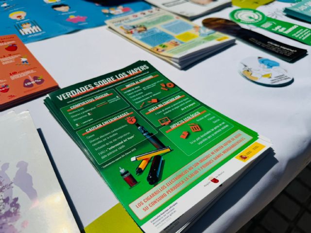 Lorca conmemora el Día Mundial sin Tabaco con actividades de concienciación y una mesa informativa en la Alameda de la Constitución - 4, Foto 4