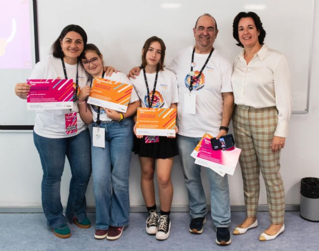 El equipo Junior Emergirls que patrocina la Fundación SABIC España gana el premio a la mejor programación en esta categoría de Technovation Girls Región de Murcia 2025 - 1, Foto 1