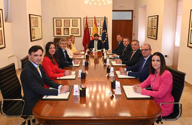 López Miras reivindica que frente al ruido el nuevo Ejecutivo seguirá avanzando y reforzando políticas en la Región de Murcia - 2, Foto 2