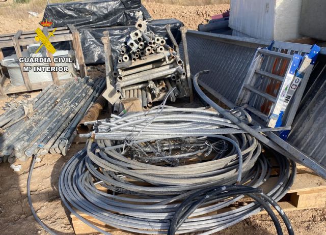 La Guardia Civil esclarece la sustracción de más de tres toneladas de cobre de una planta solar de Murcia - 3, Foto 3