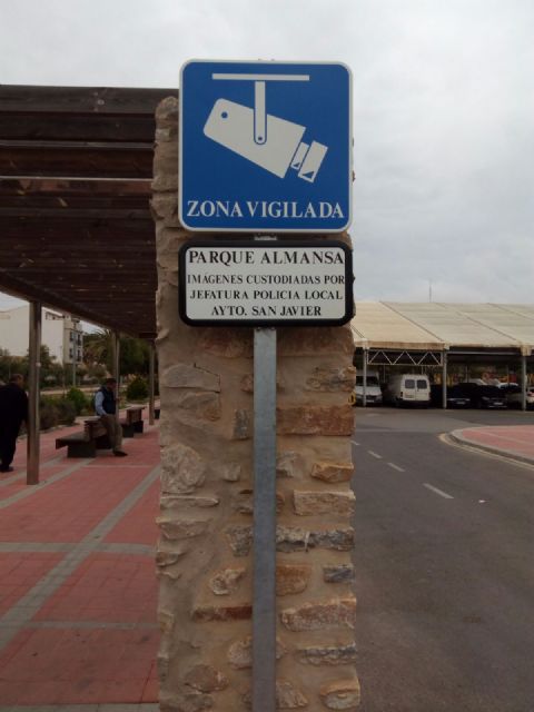 Las cámaras de vigilancia del Parque Almansa permiten detener a los autores del robo de una motocicleta en el interior del recinto - 1, Foto 1