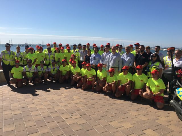 San Javier cuenta con 45 socorristas y 5 coordinadores para vigilar  las playas de Santiago de la Ribera y La Manga durante el verano - 1, Foto 1
