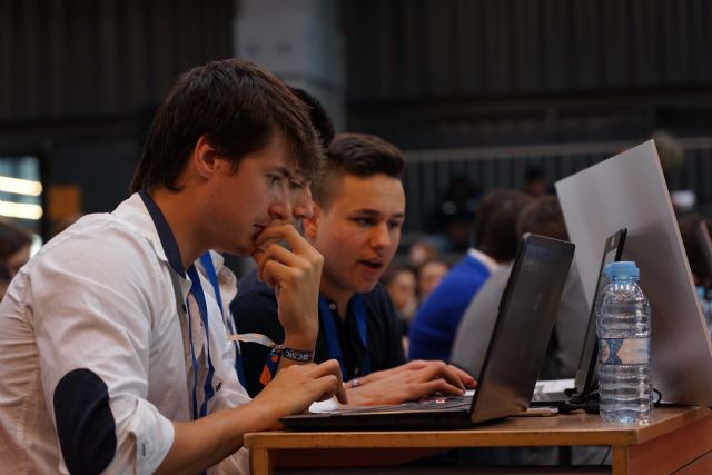 VI Informe Young Business Talents - 3, Foto 3