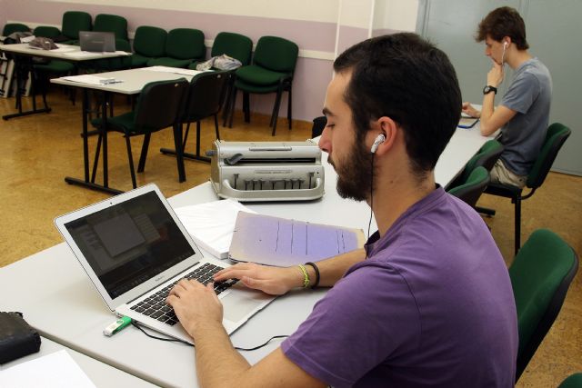 Un centenar de alumnos y alumnas con discapacidad visual se enfrentan en estos días a las pruebas de la EBAU - 1, Foto 1