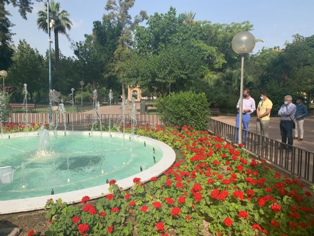 El Ayuntamiento comienza una exhaustiva campaña de verano sobre la limpieza de fuentes y lagos del municipio - 1, Foto 1