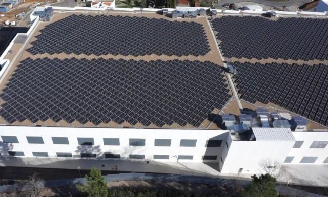 Imagen de un proyecto fotovoltaico en una de las instalaciones de Grupo Fuertes., Foto 1