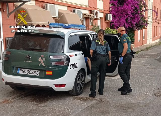 La Guardia Civil detiene a dos personas e investiga a otras dos por una agresión múltiple en La Manga del Mar Menor - 3, Foto 3