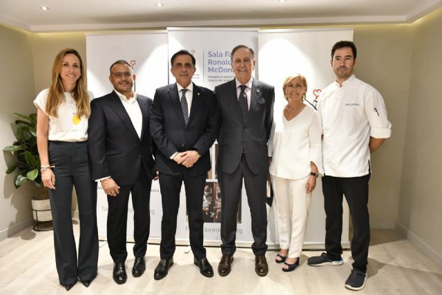Cena benéfica a favor de la Sala Familiar Ronald McDonald que acoge a familias con niños enfermos del Hospital Universitario Virgen de la Arrixaca de Murcia - 1, Foto 1