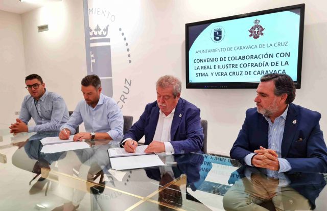 El Ayuntamiento de Caravaca y la Cofradía de la Vera Cruz firman un convenio de colaboración para continuar fomentando la Basílica como destino de peregrinación - 1, Foto 1