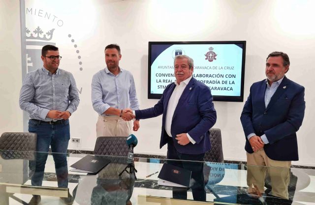 El Ayuntamiento de Caravaca y la Cofradía de la Vera Cruz firman un convenio de colaboración para continuar fomentando la Basílica como destino de peregrinación - 2, Foto 2