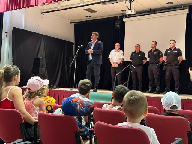 Sucina reúne a personas mayores y jóvenes en una jornada de seguridad, prevención y primeros auxilios organizada por el Ayuntamiento de Murcia - 2, Foto 2