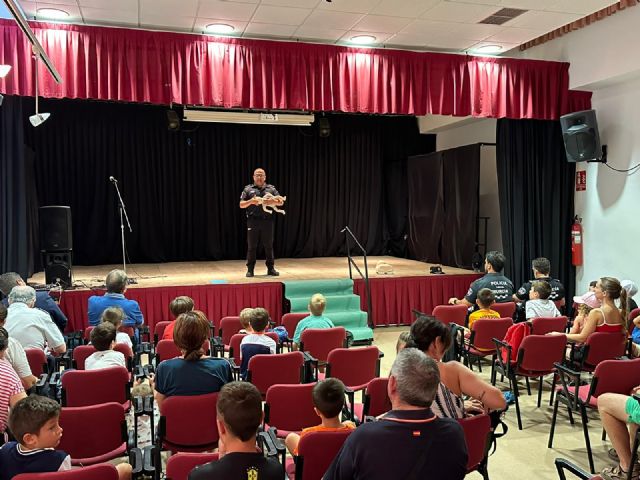 Sucina reúne a personas mayores y jóvenes en una jornada de seguridad, prevención y primeros auxilios organizada por el Ayuntamiento de Murcia - 3, Foto 3