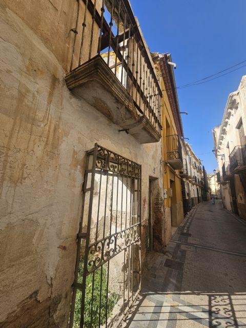 El PSOE de Lorca denuncia que Fulgencio Gil venda promociones privadas mientras descuida edificaciones de titularidad municipal que se caen a pedazos - 4, Foto 4