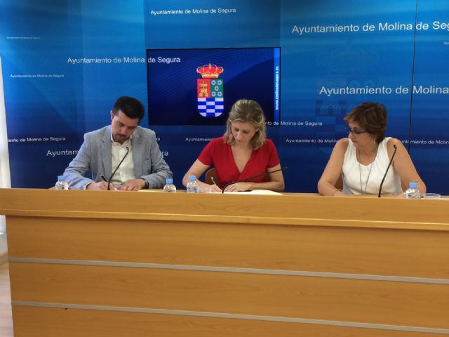 El Ayuntamiento de Molina de Segura y la asociación COM-PRO firman un convenio para la dinamización comercial del municipio - 3, Foto 3