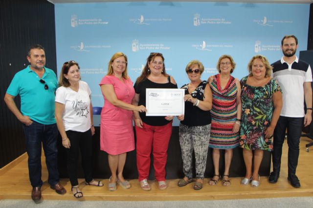 La asociación cultural Malas Compañías Teatro dona 4.095 euros a la junta local de la AECC - 1, Foto 1