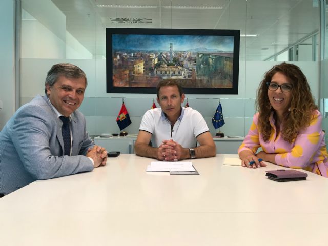 El Alcalde de Torre Pacheco recibe al Director Regional del Banco Sabadell - 1, Foto 1