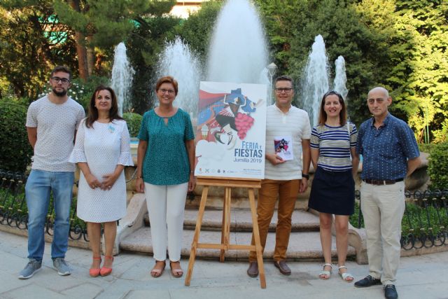 Ayuntamiento y colectivos festeros presentan el cartel oficial de la Feria 2019 - 3, Foto 3