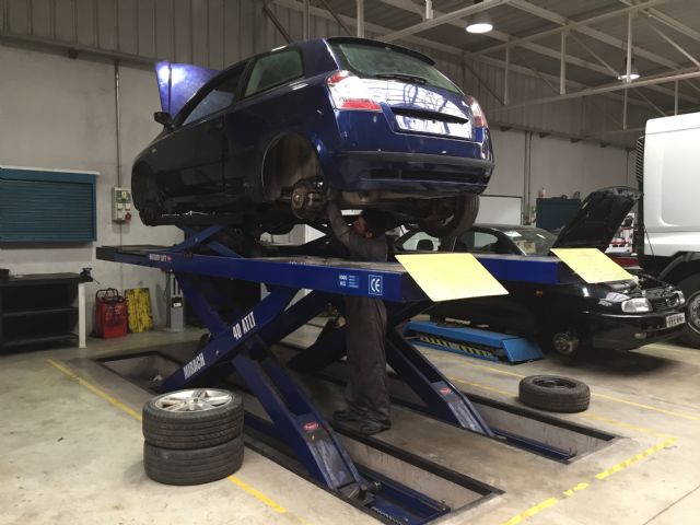 FREMM y Neumatimur recuerdan la importancia de cuidar los neumáticos en verano - 1, Foto 1