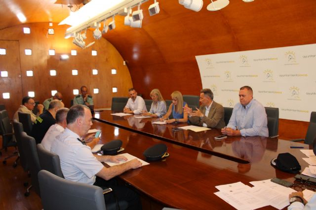 El alcalde apela a la sensibilidad de la delegada del Gobierno para que se amplíe el número de policías nacionales y guardias civiles en Lorca - 1, Foto 1