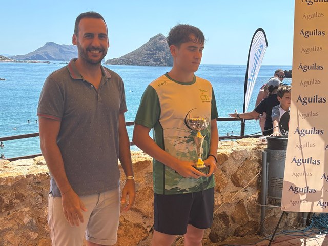María Albadalejo, y Cristóbal Javier Cáceres, campeones de la Travesía a Nado Isla del Fraile 2025 - 2, Foto 2