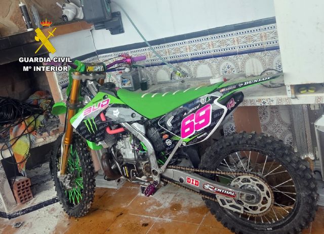 La Guardia Civil detiene a una pareja por cultivo ilícito de marihuana y robos en Las Torre de Cotillas - 3, Foto 3