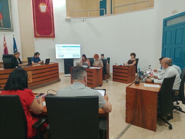 El Ayuntamiento invierte 675.000 euros en instalar cubiertas sobre las pistas deportivas de los centros educativos