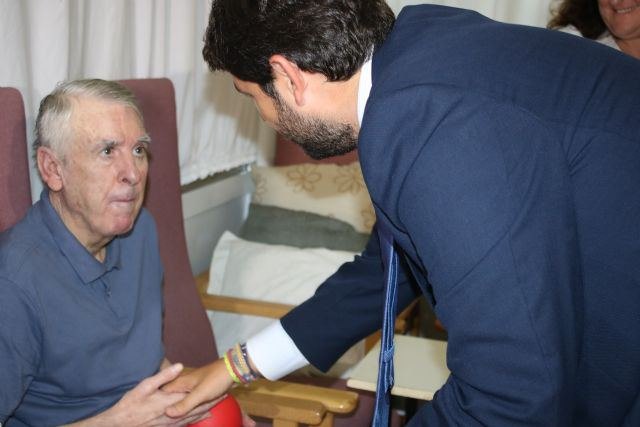 La Comunidad ultima convenios con distintos ayuntamientos para ampliar el Servicio de Ayuda a Domicilio para personas dependientes - 2, Foto 2