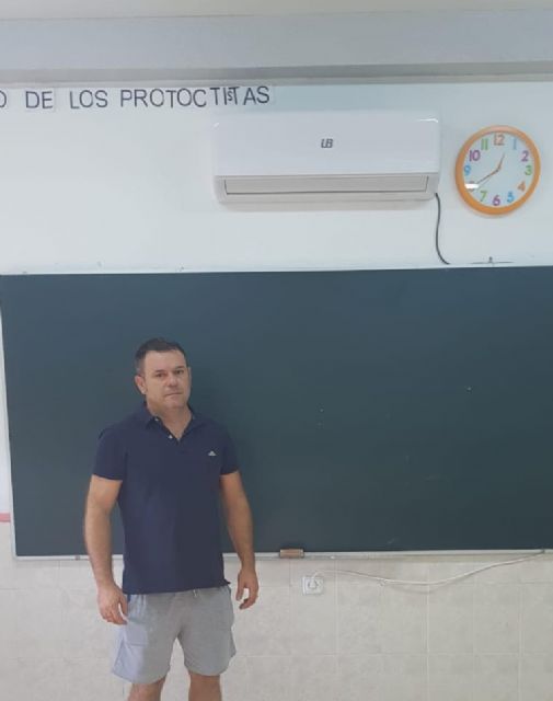 El Ayuntamiento invierte 4.000 euros en la adecuación, reparación y mantenimiento de las aulas del CEIP San Juan Bautista - 1, Foto 1
