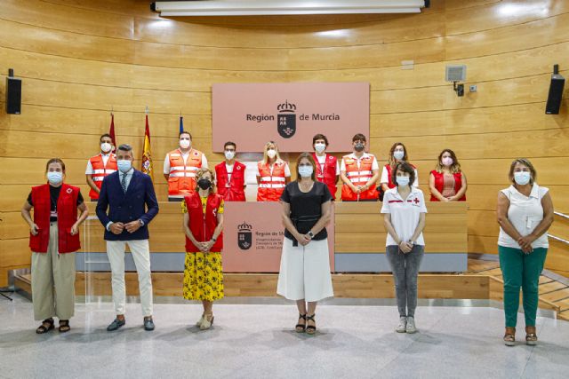 Isabel Franco recibe al equipo de Cruz Roja de la Región que ha participado en el dispositivo de acogida a los refugiados afganos en Madrid - 1, Foto 1