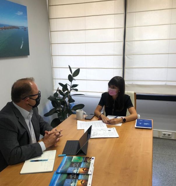 El Ayuntamiento propone reforzar el servicio de autobús en las horas punta y extender la línea hasta el Polígono Industrial - 1, Foto 1