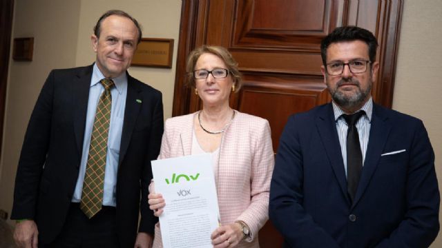 VOX pide la comparecencia de la ministra de Transportes para que explique el estado de los servicios ferroviarios de la Región - 1, Foto 1