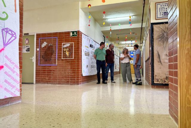 El Ayuntamiento torre&ntilde;o pone a punto los colegios públicos para el inicio del nuevo curso - 2, Foto 2