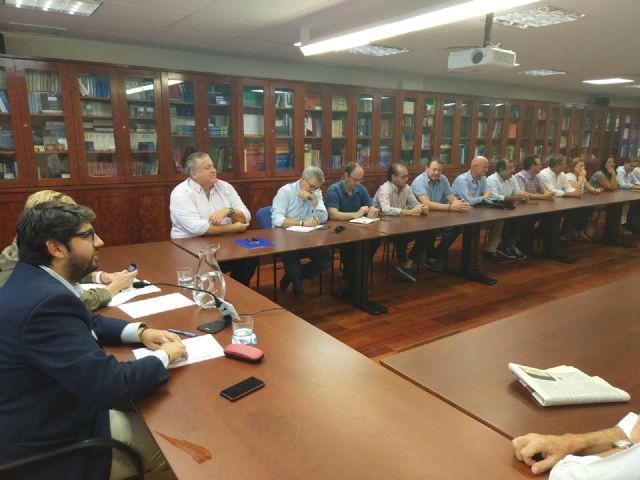 Fernando López Miras: “Somos el partido con mayor implantación y estructura, lo que nos permite estar cerca de la gente” - 2, Foto 2