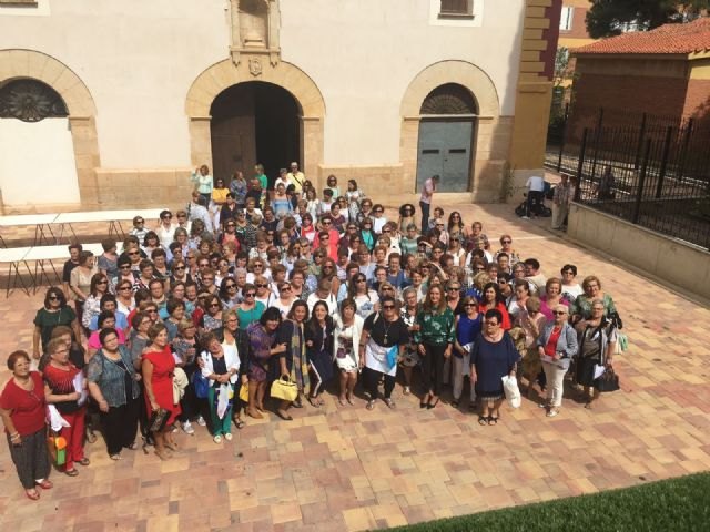 Familia colabora con Afammer en la promoción de la igualdad de la mujer en el medio rural - 1, Foto 1