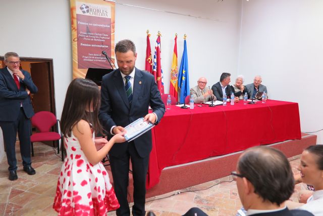 La Fundación Robles Chillida premia la trayectoria académica de 16 estudiantes caravaqueños de Bachillerato, Formación Profesional y Primaria - 2, Foto 2