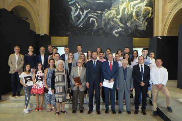 La Fundación Robles Chillida premia la trayectoria académica de 16 estudiantes caravaqueños de Bachillerato, Formación Profesional y Primaria - 3, Foto 3