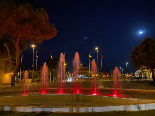 Torre Pacheco se suma a las reivindicaciones del sector cultural y de eventos iluminando de rojo el CAES - 4, Foto 4