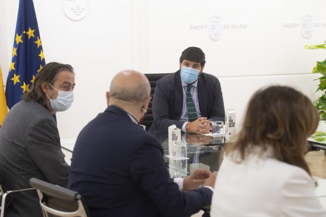 El presidente de la Comunidad recibe al investigador Adolfo García-Sastre - 2, Foto 2