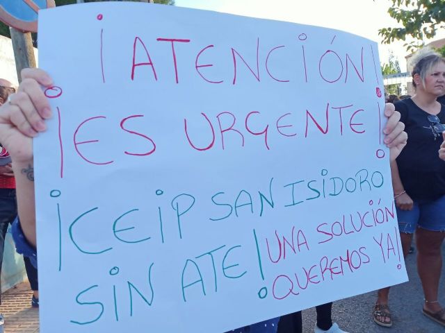 UGT Servicios Públicos denuncia que la Consejería deja a 21 alumnos de necesidades especiales sin un Auxiliar Técnico Educativo en el Colegio San Isidoro de El Algar - 2, Foto 2