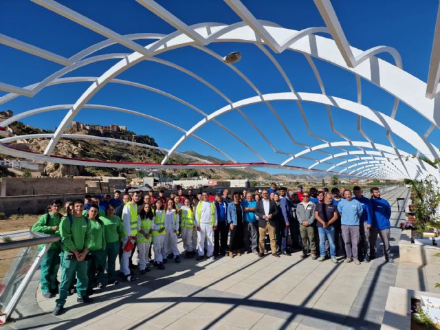 El Ayuntamiento de Lorca culmina los trabajos de acondicionamiento de la Pasarela Alcalde Miguel Navarro y recupera La Unión entre el casco urbano y San Cristóbal - 1, Foto 1