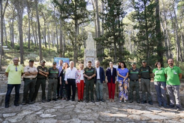 Alhama celebra el centenario de Ricardo Codorníu con la restauración de su busto en Sierra Espuña - 1, Foto 1