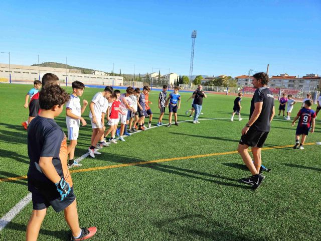El Ayuntamiento de Caravaca cuenta con 1.800 alumnos y alumnas en su programa de fomento del deporte de base - 3, Foto 3